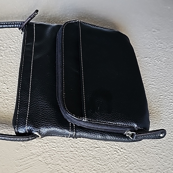 Tignanello black leather crossbody purse - Picture 3 of 10